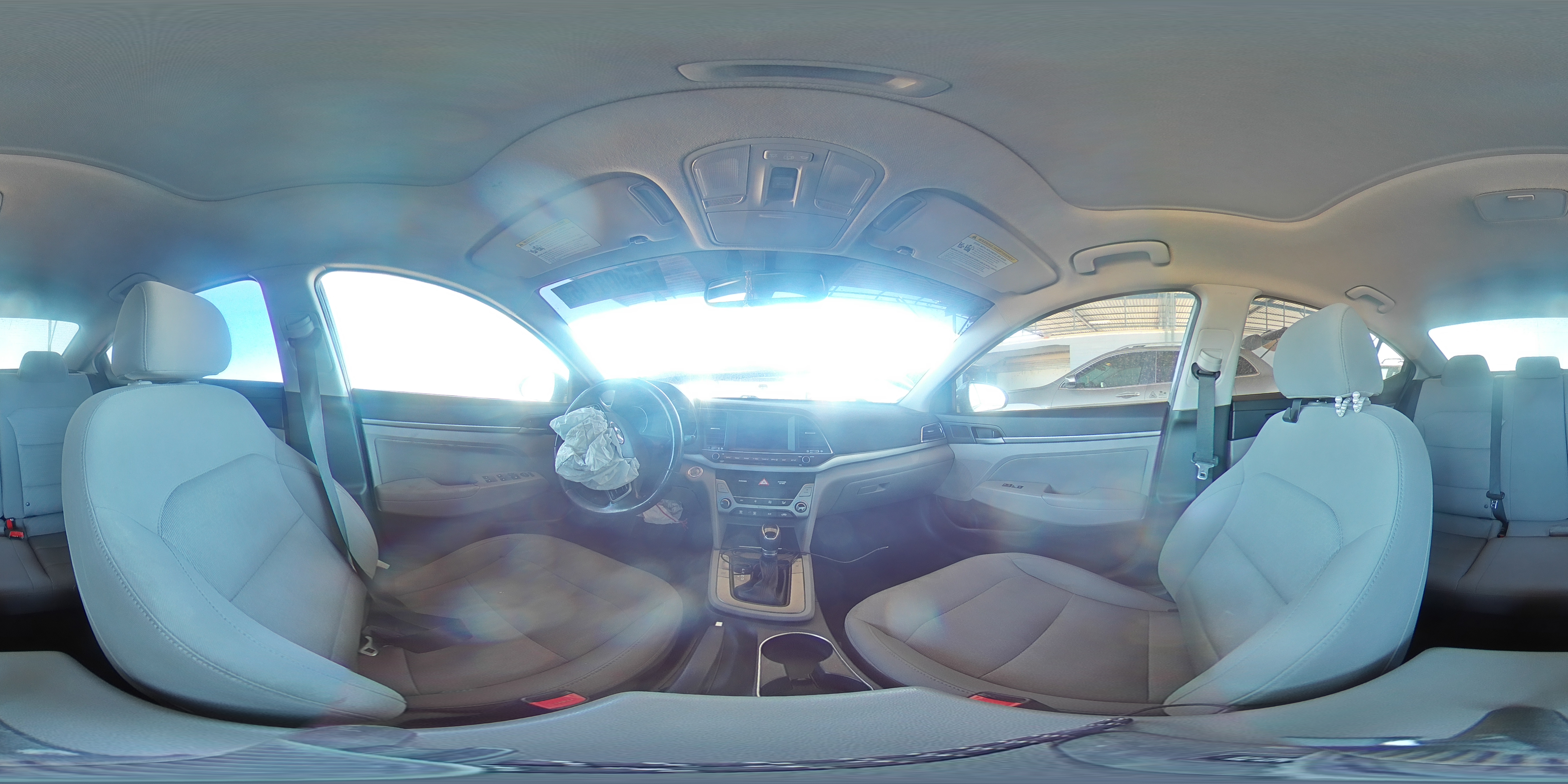 2018 Hyundai Elantra - Image 12
