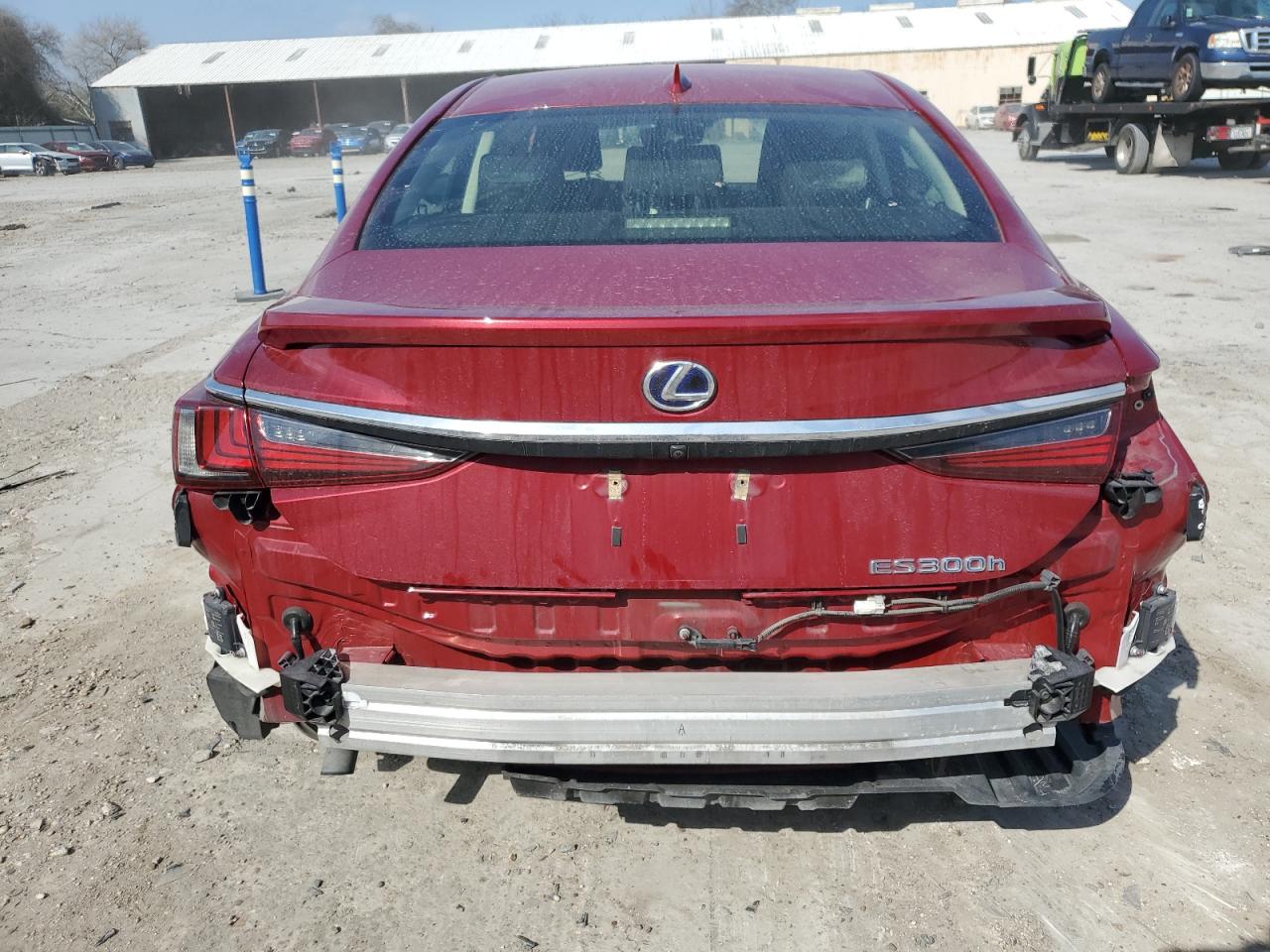 2019 Lexus ES - Image 6