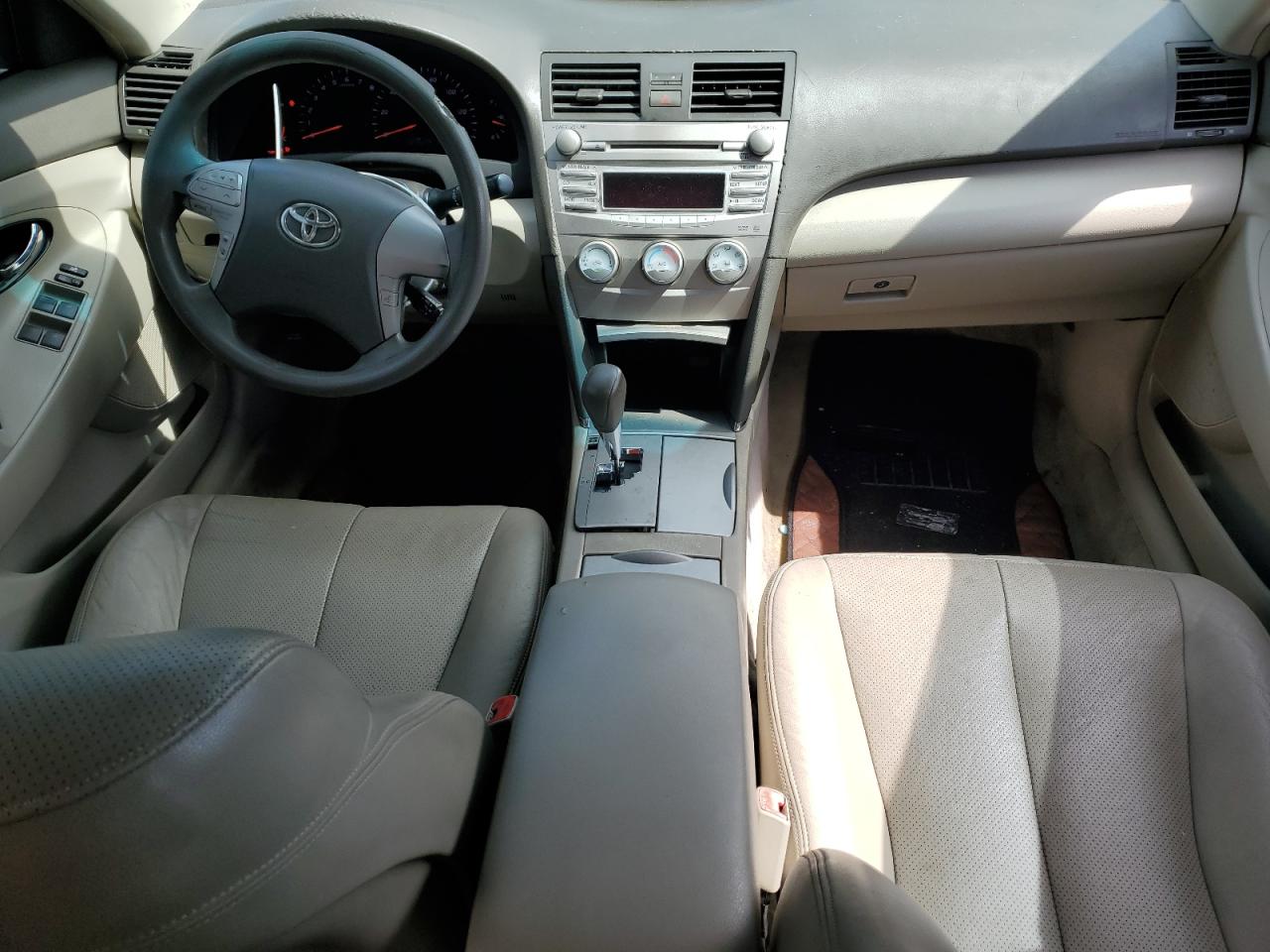 2011 Toyota Camry - Image 8