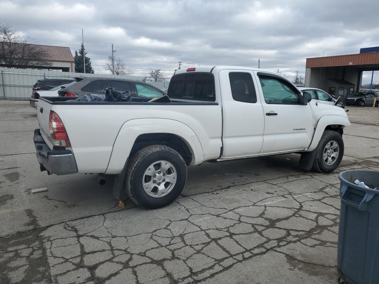 2009 Toyota Tacoma - Image 3