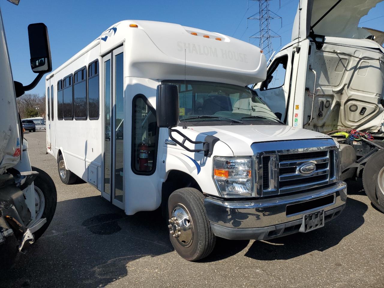 2015 Ford Econoline - Image 1