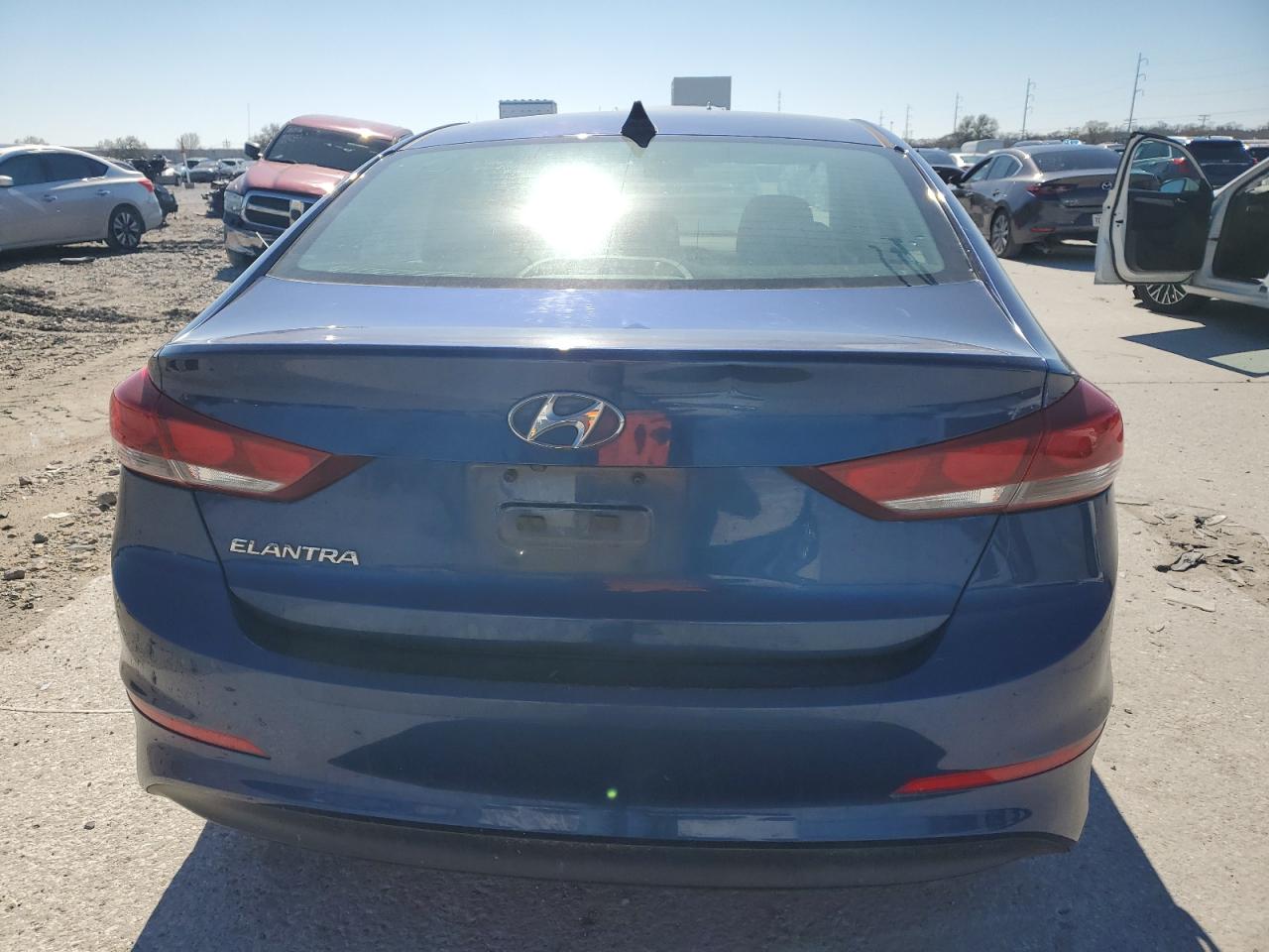 2017 Hyundai Elantra - Image 6