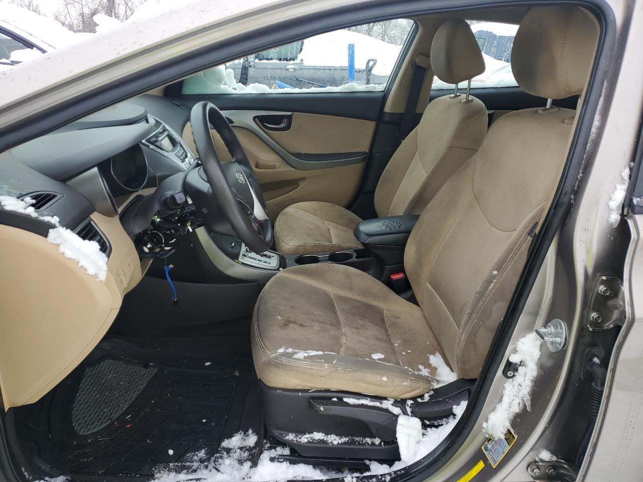 2012 Hyundai Elantra - Image 7