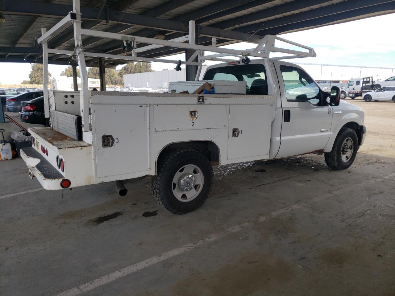2007 Ford F350 - Image 3