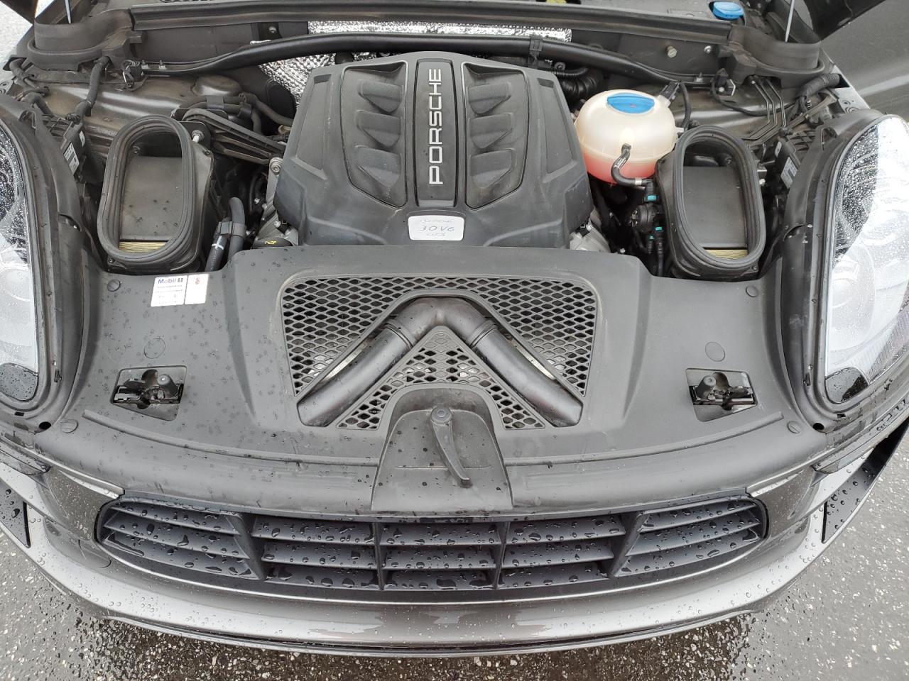 2018 Porsche Macan - Image 13