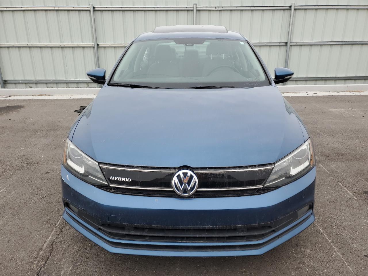2015 Volkswagen Jetta - Image 5