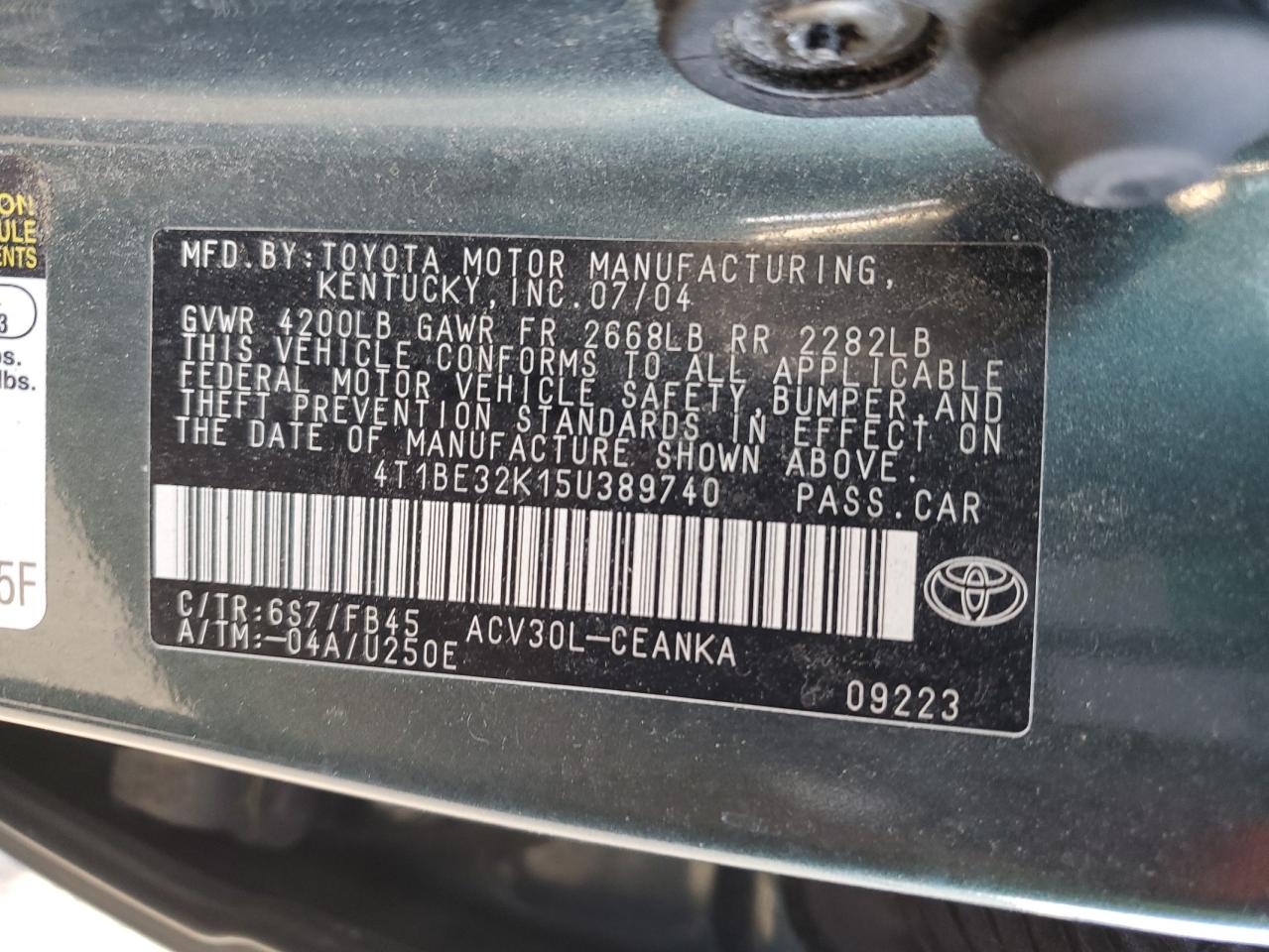 2005 Toyota Camry - Image 12
