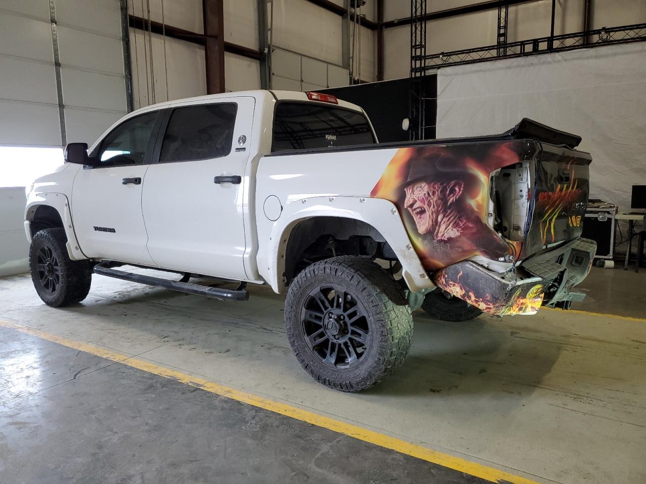 2016 Toyota Tundra - Image 2