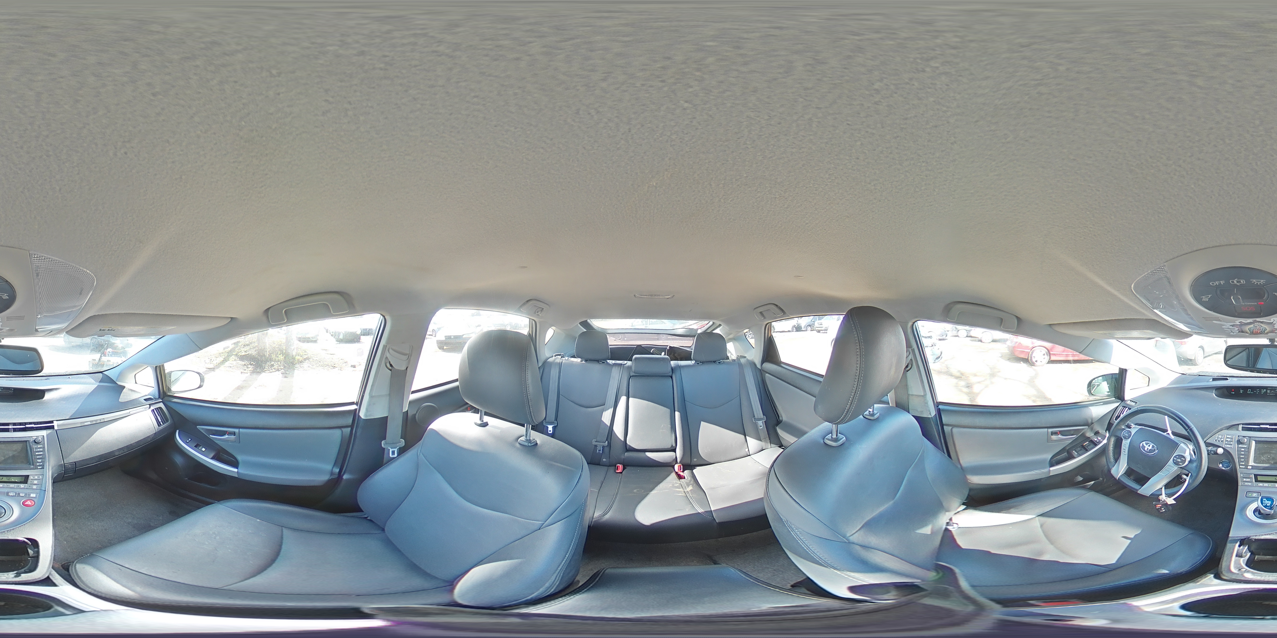2015 Toyota Prius - Image 12