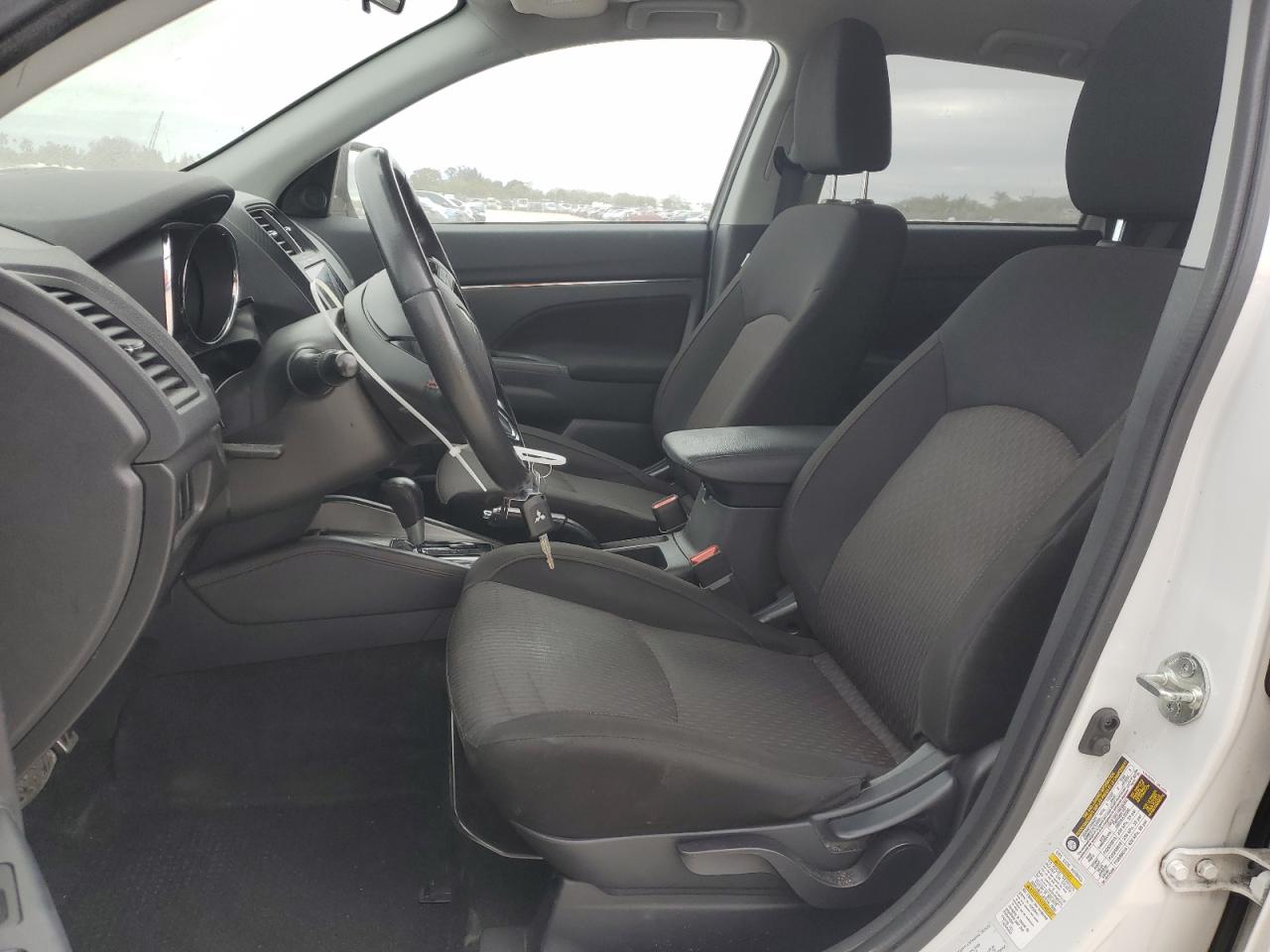 2019 Mitsubishi Outlander - Image 7
