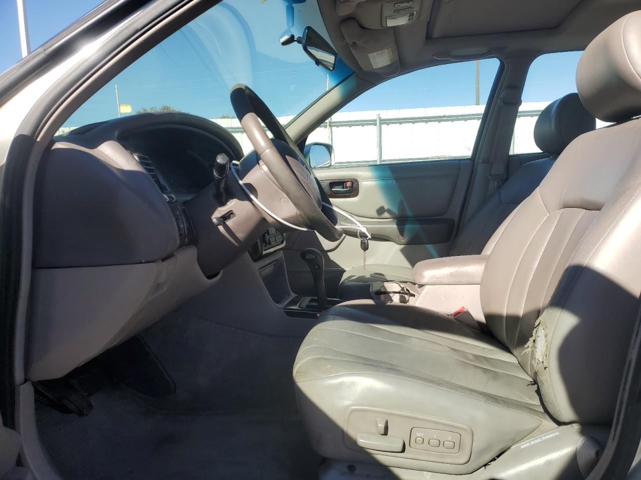 1999 Toyota Avalon - Image 7