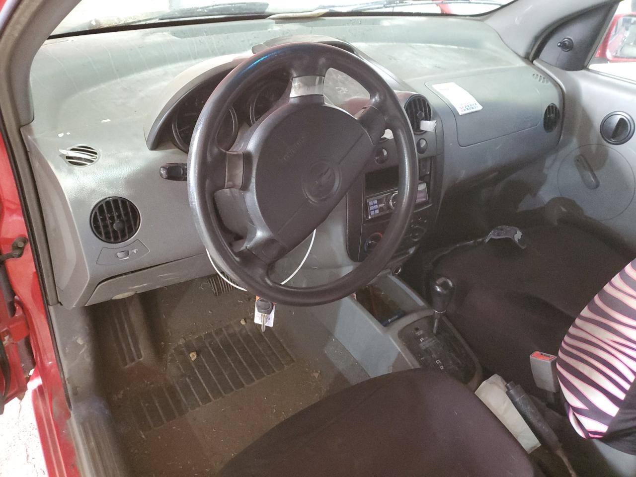 2004 Chevrolet Aveo - Image 8