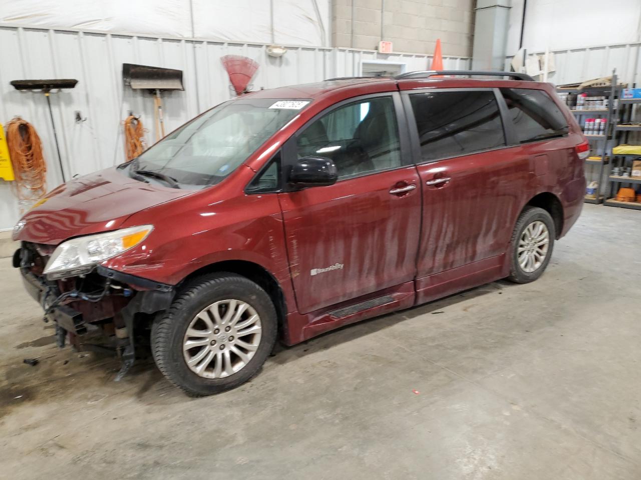 2014 Toyota Sienna - Image 1