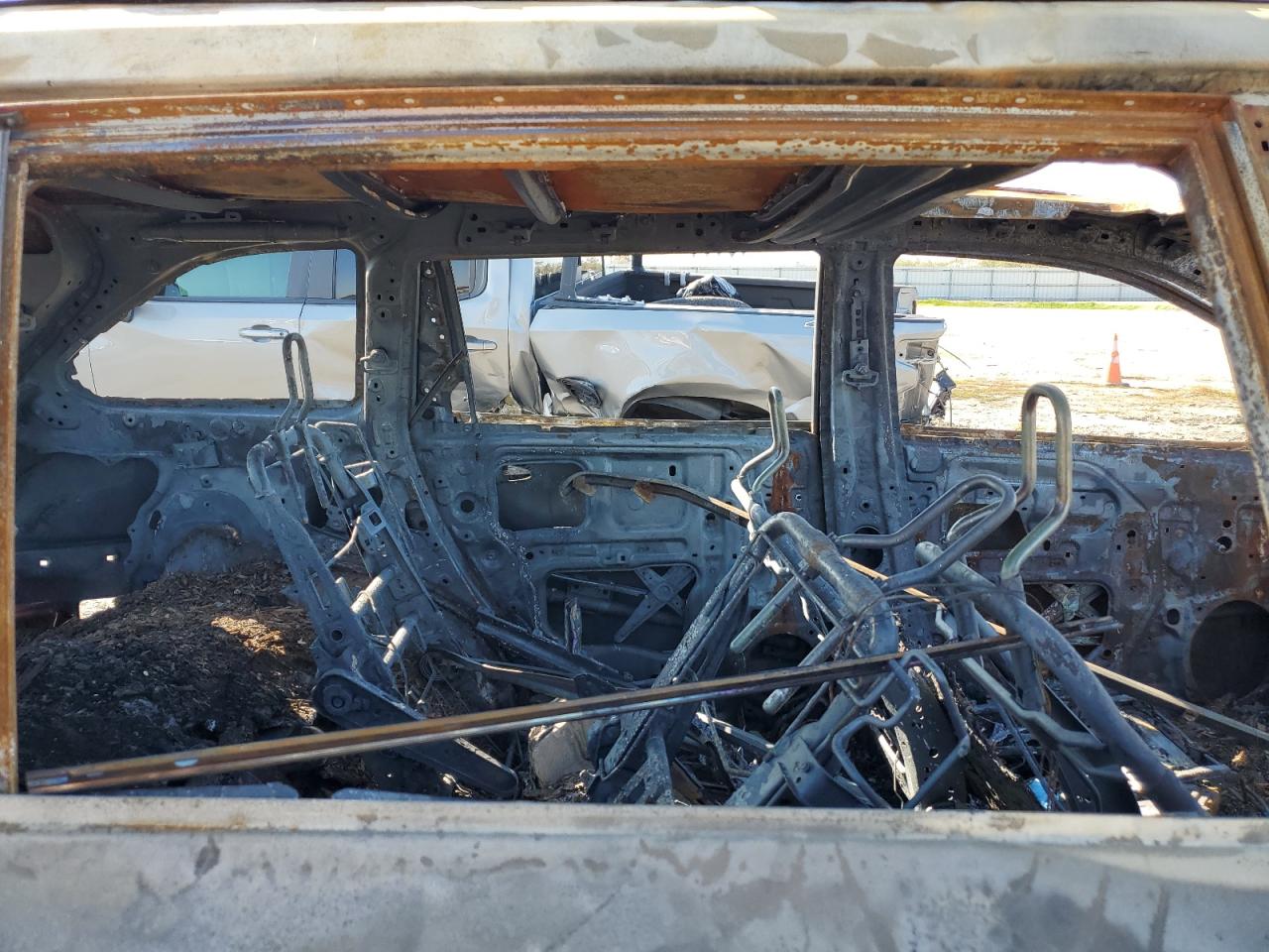 2015 Toyota Highlander - Image 11