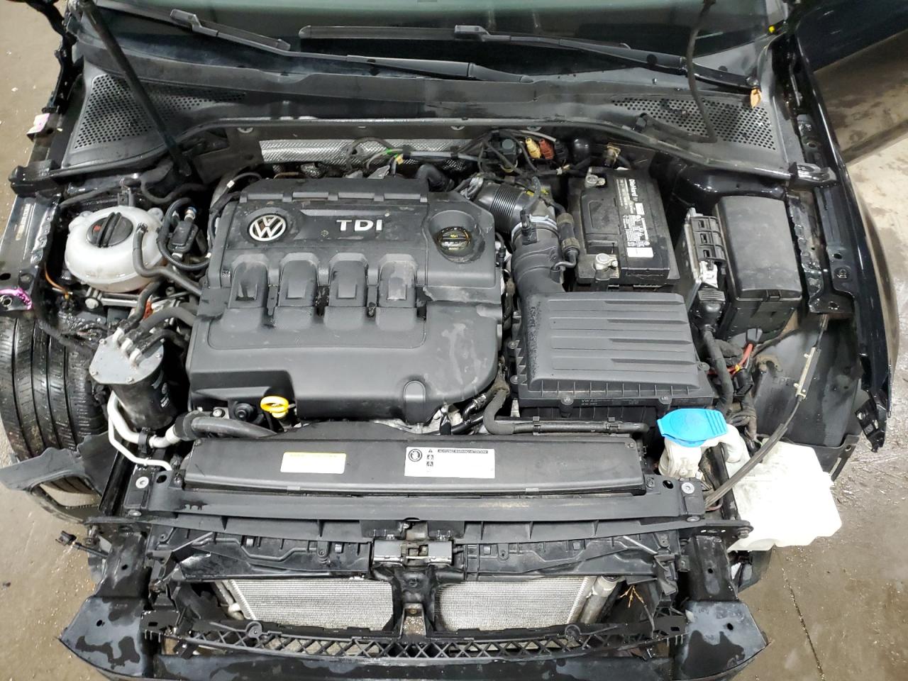 2015 Volkswagen Golf - Image 12