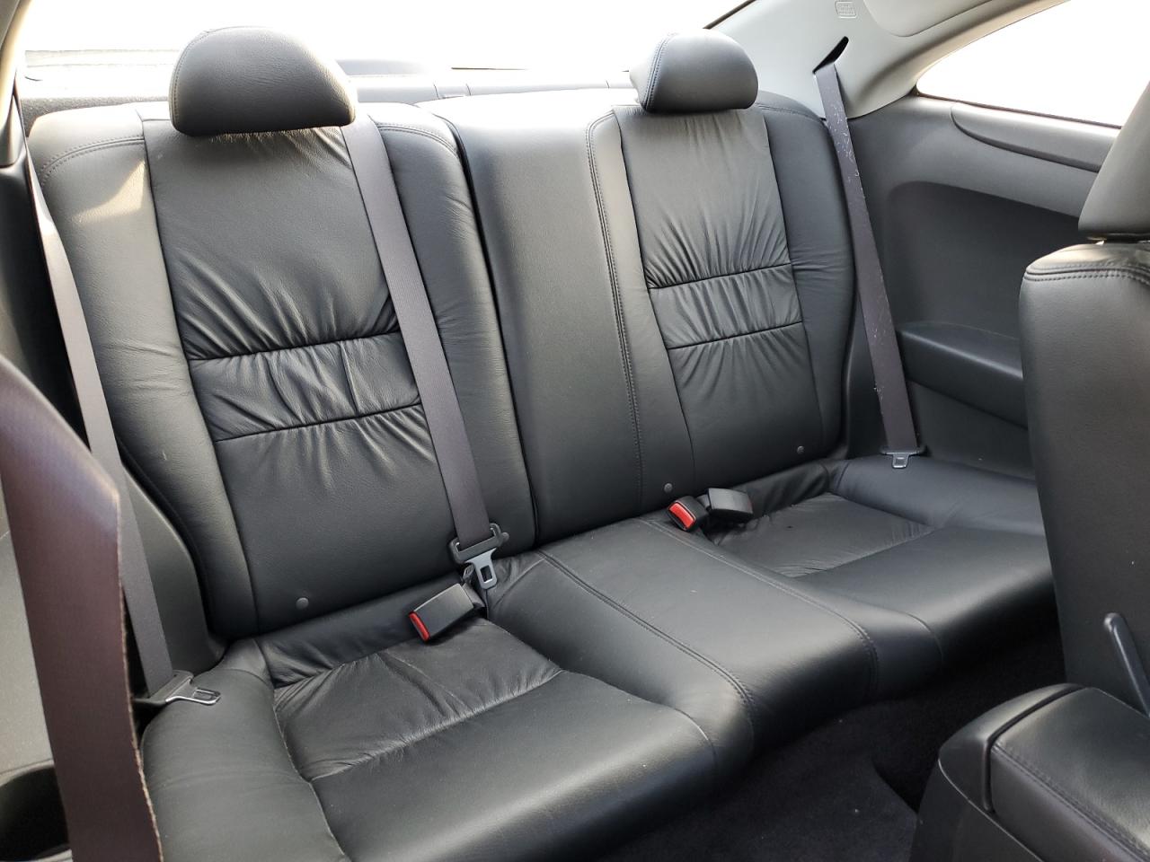 2005 Honda Accord - Image 10