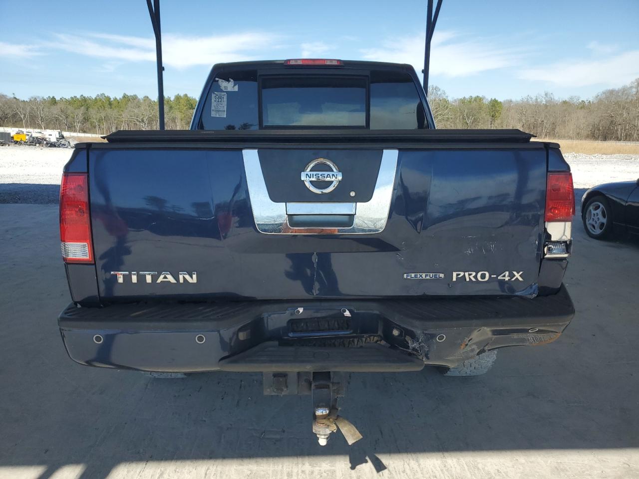 2010 Nissan Titan - Image 6