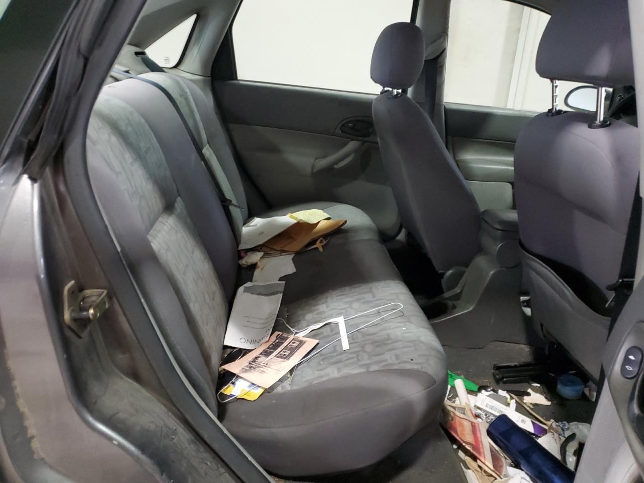 2005 Ford Focus - Image 10