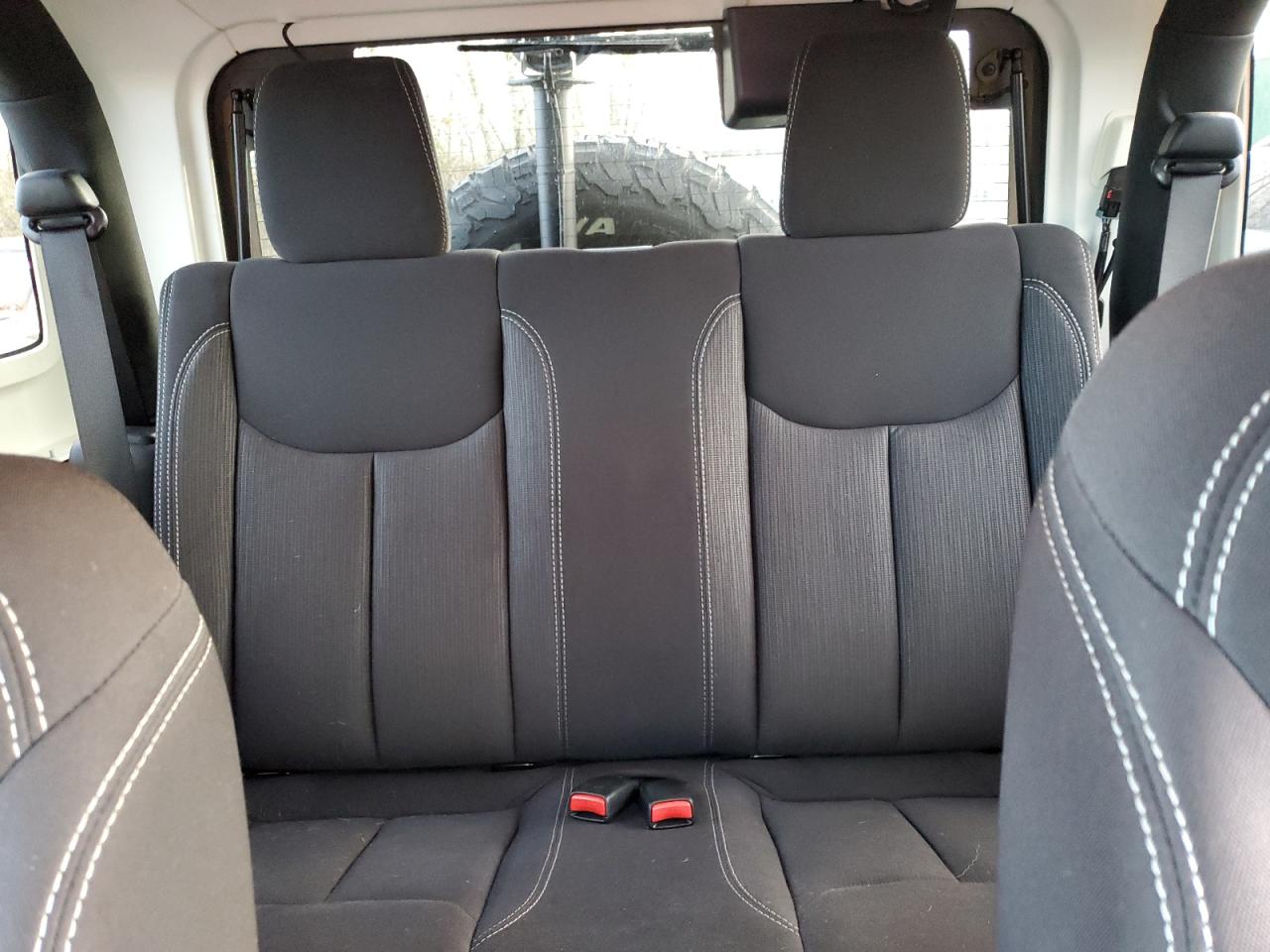 2013 Jeep Wrangler - Image 10