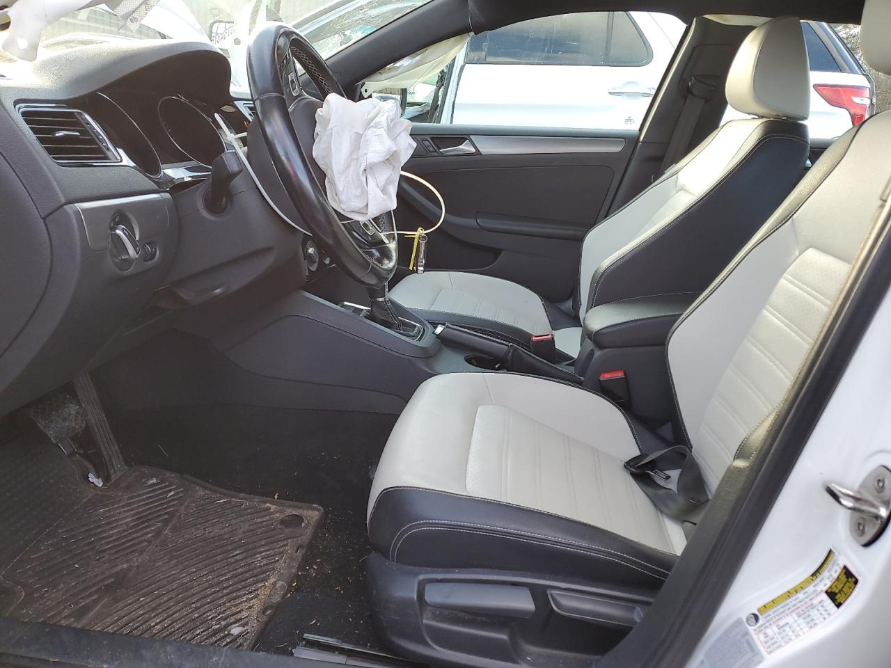 2016 Volkswagen Jetta - Image 7