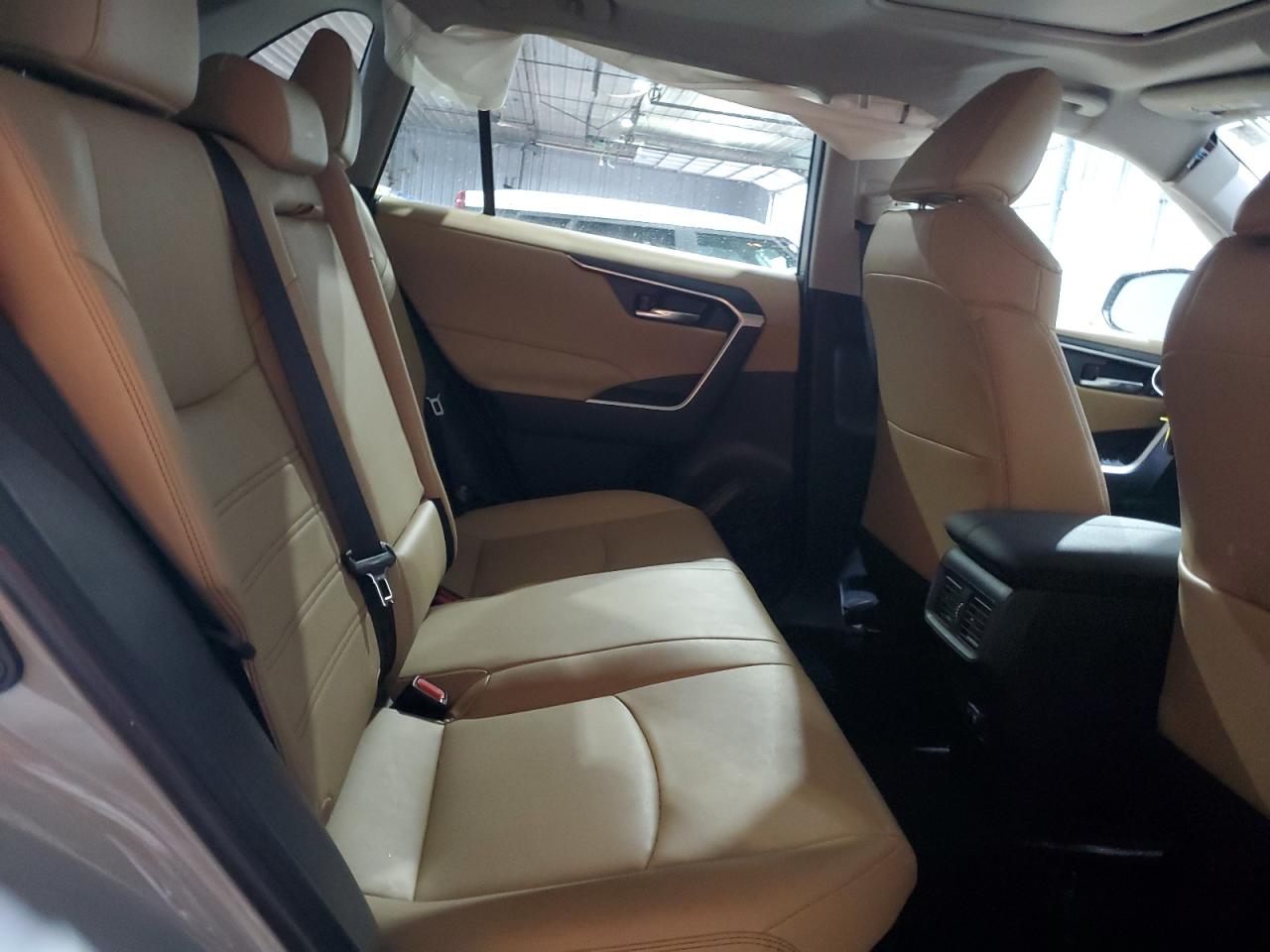 2021 Toyota RAV 4 - Image 11