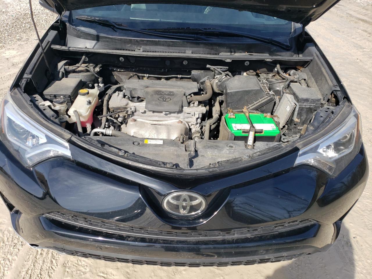 2017 Toyota RAV 4 - Image 12