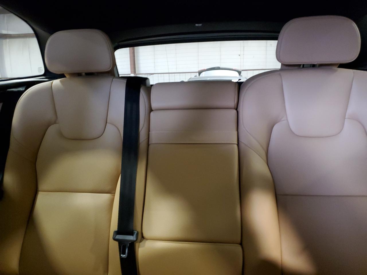 2020 Volvo XC60 - Image 10