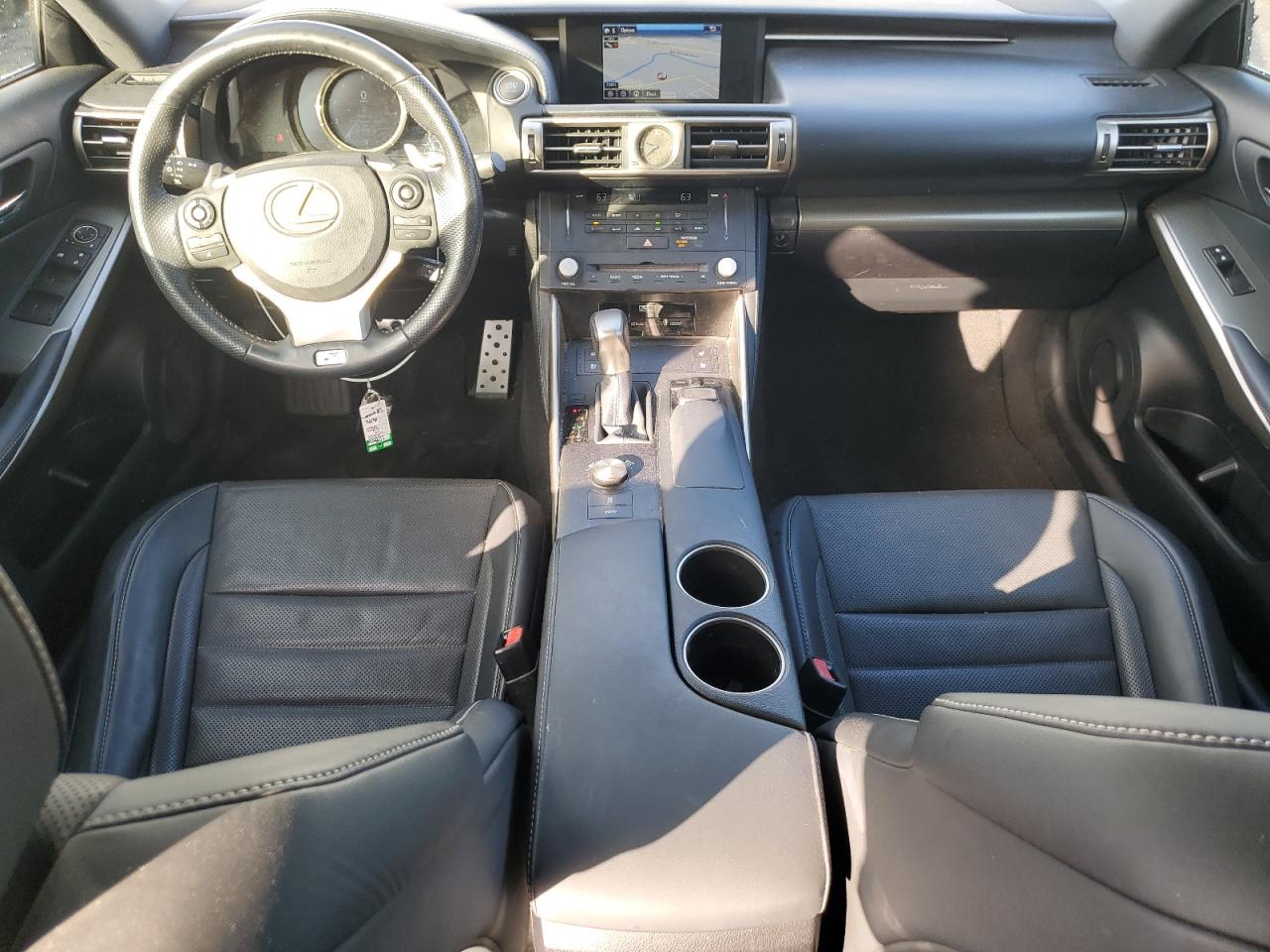 2016 Lexus IS - Image 8