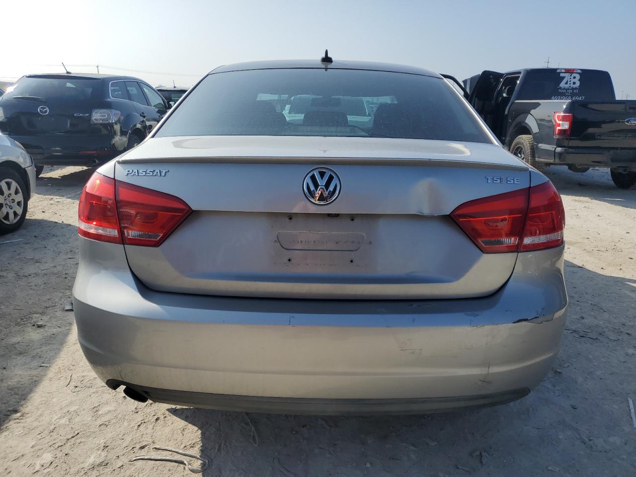 2014 Volkswagen Passat - Image 6