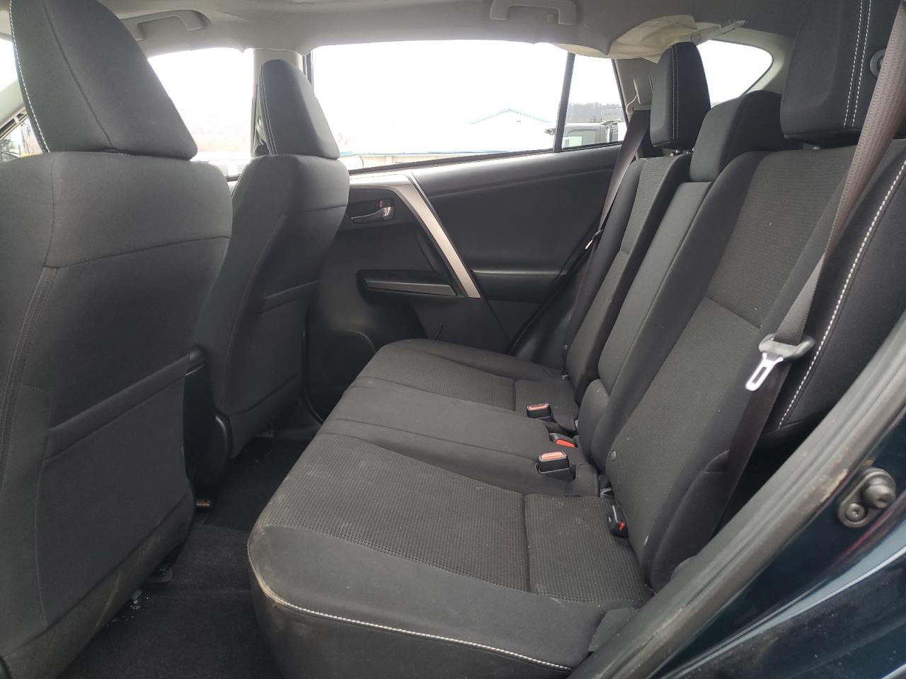2017 Toyota RAV 4 - Image 11