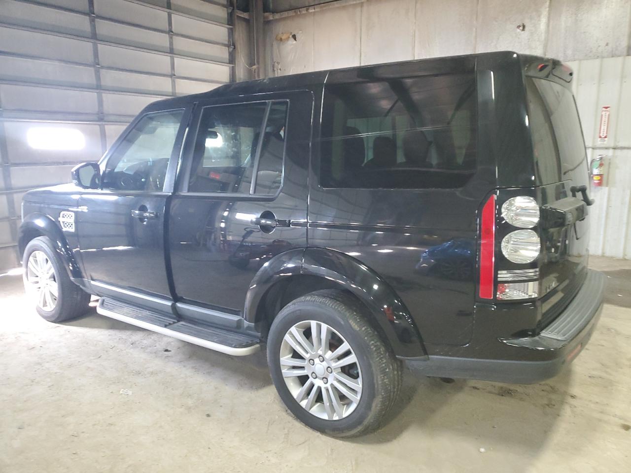 2016 Land Rover LR4 - Image 2
