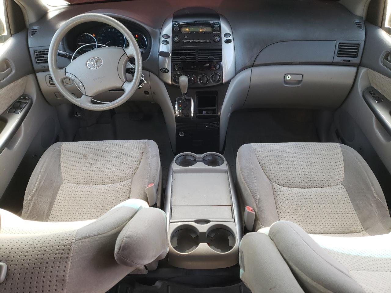 2009 Toyota Sienna - Image 8