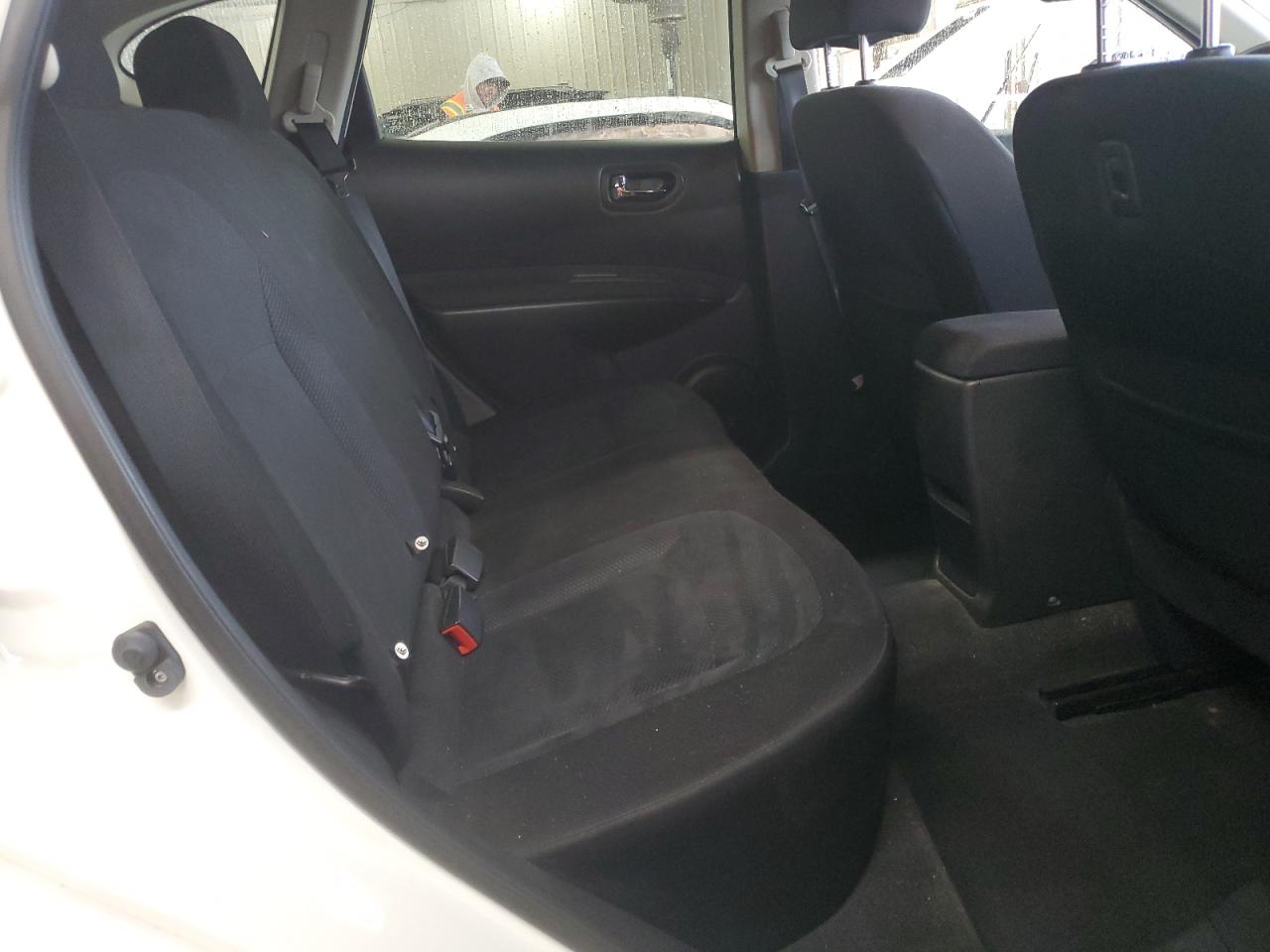 2015 Nissan Rogue - Image 11
