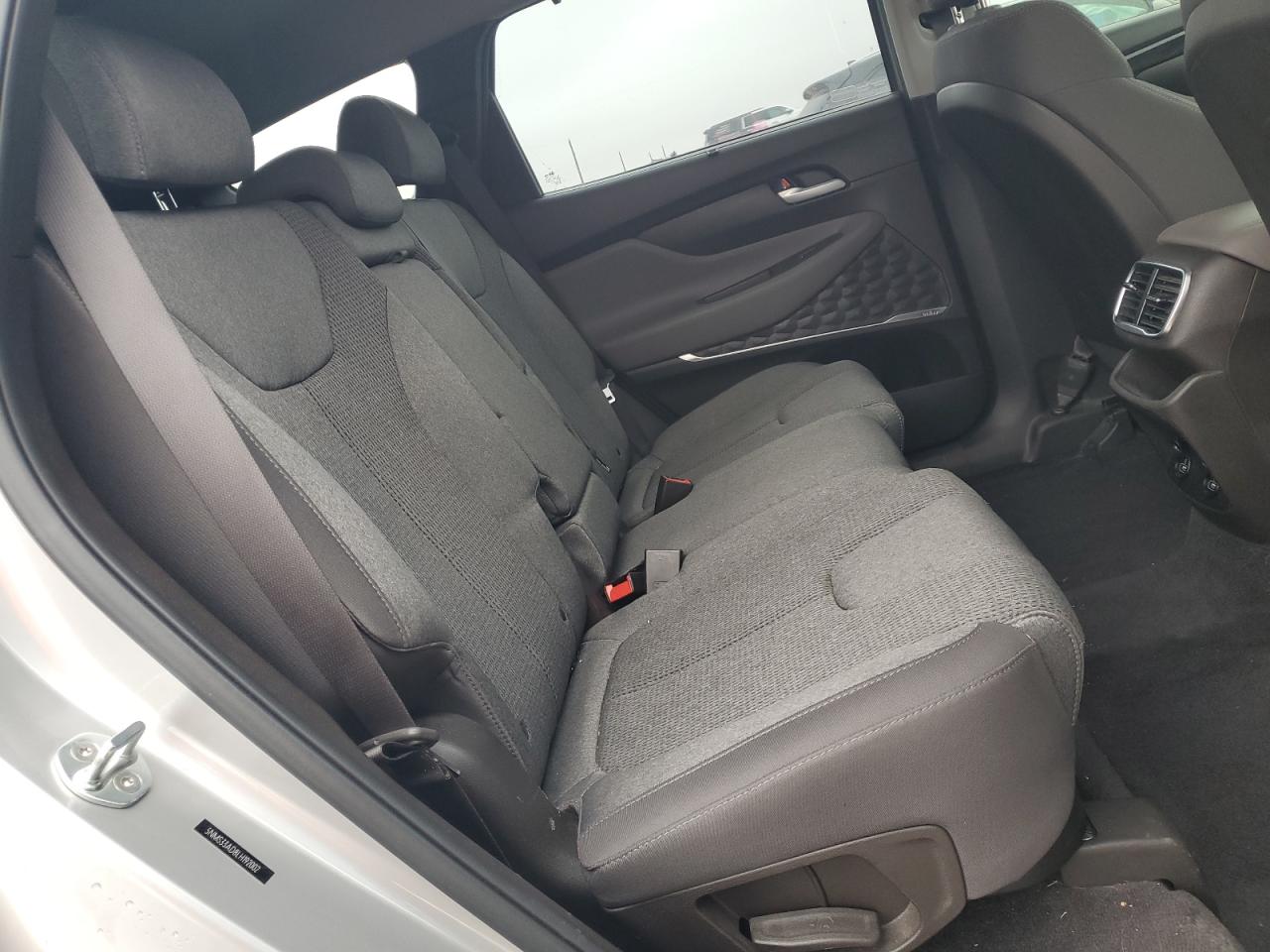 2020 Hyundai Santa Fe - Image 11