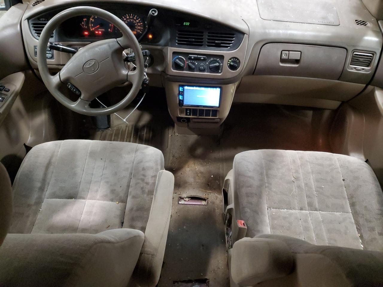 2003 Toyota Sienna - Image 8