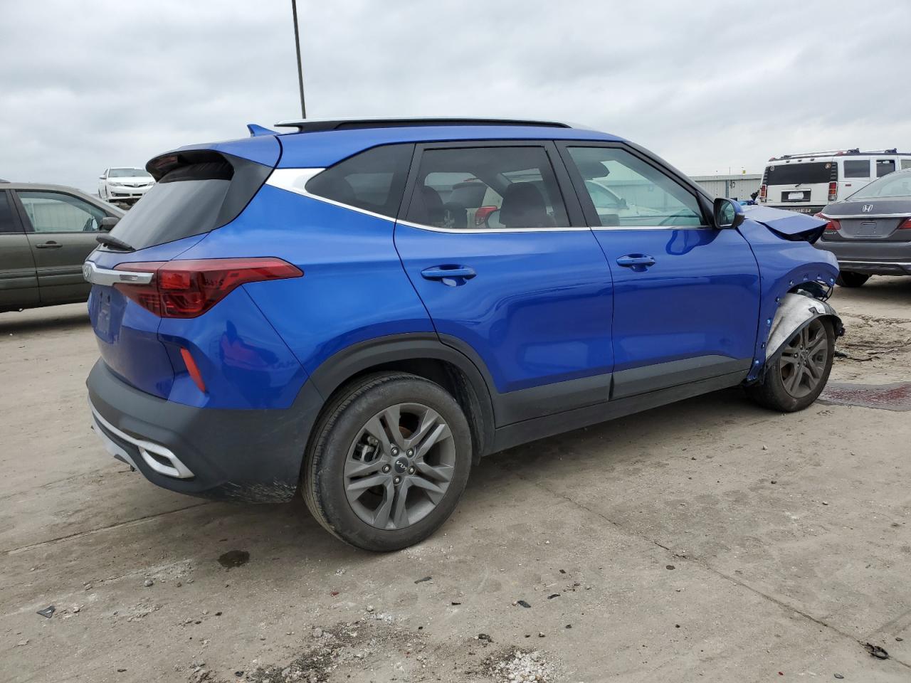 2023 Kia Seltos - Image 3