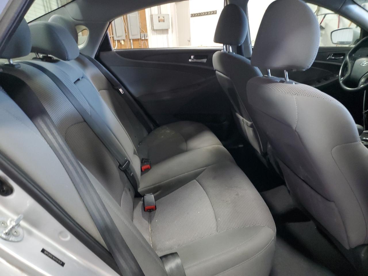 2013 Hyundai Sonata - Image 10