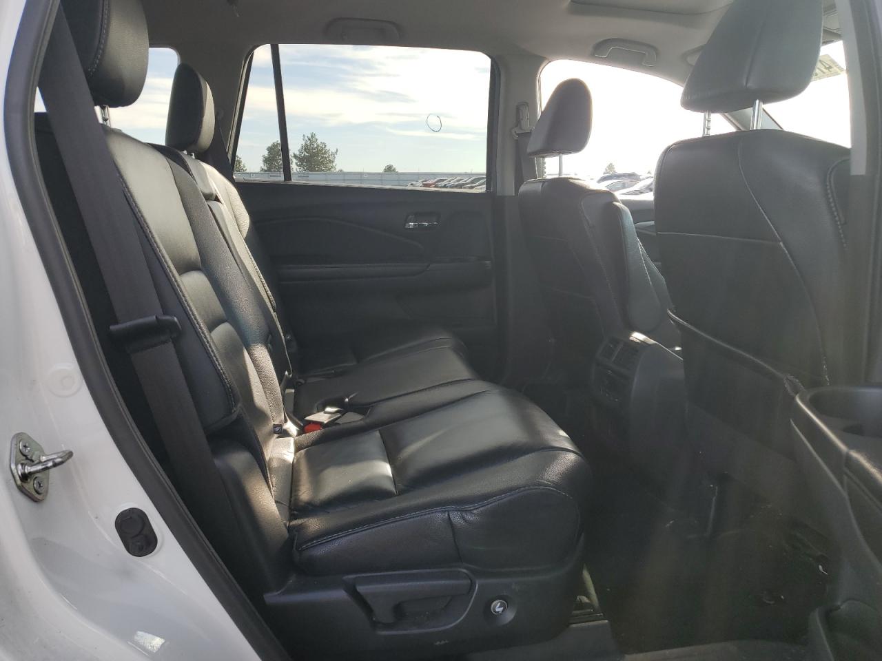 2017 Honda Pilot - Image 11