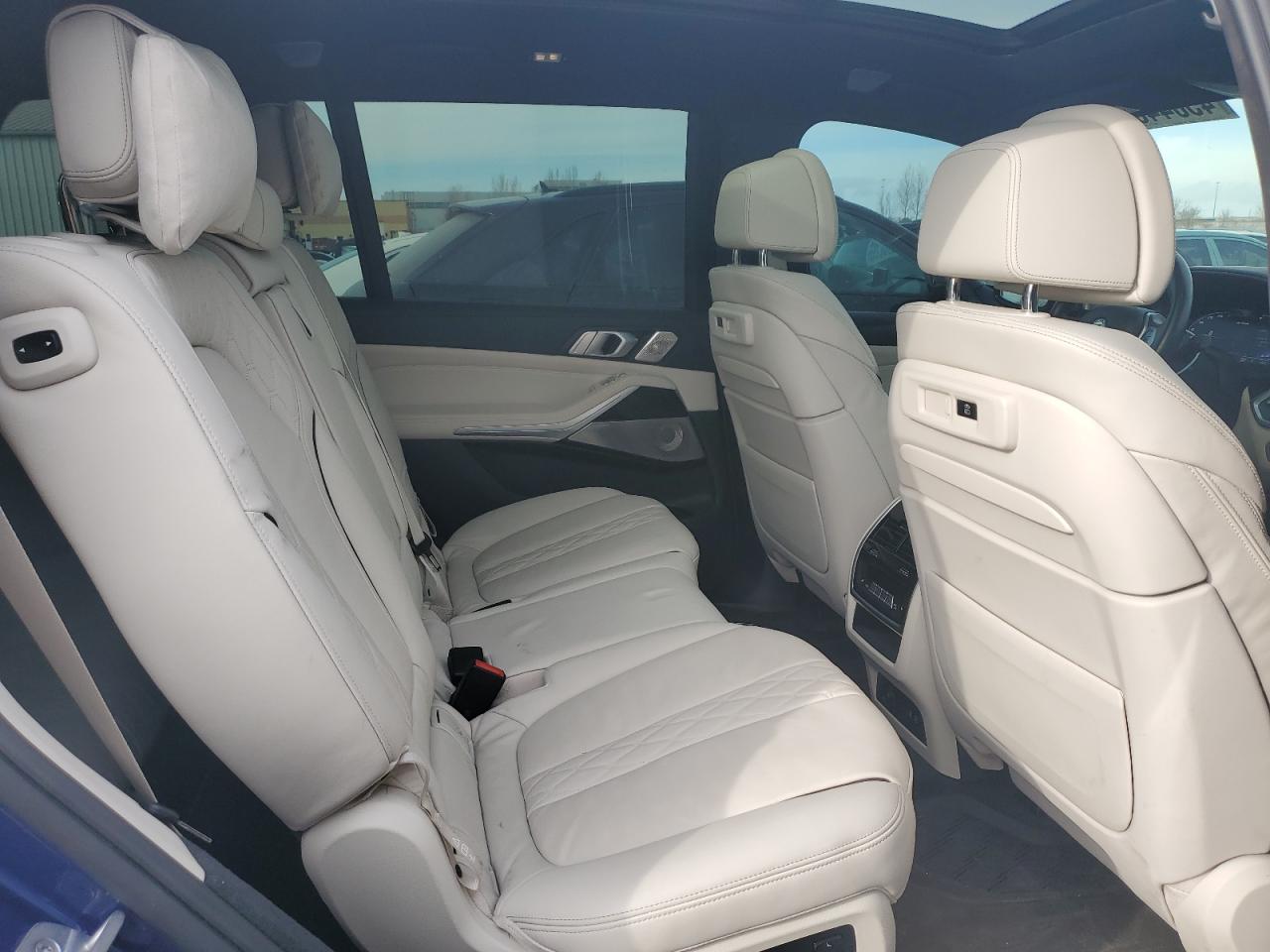 2021 BMW X7 - Image 11
