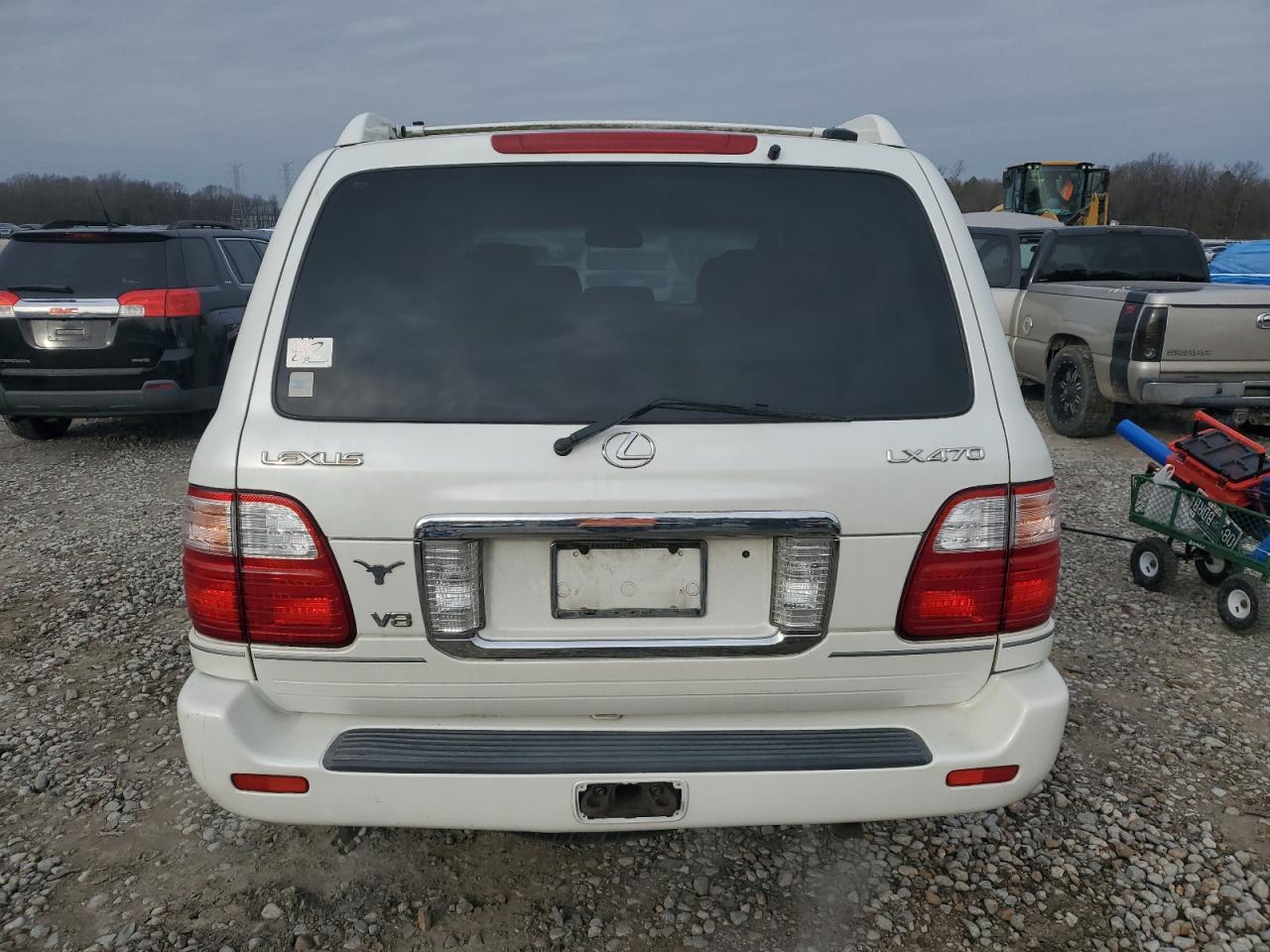 2005 Lexus LX - Image 6