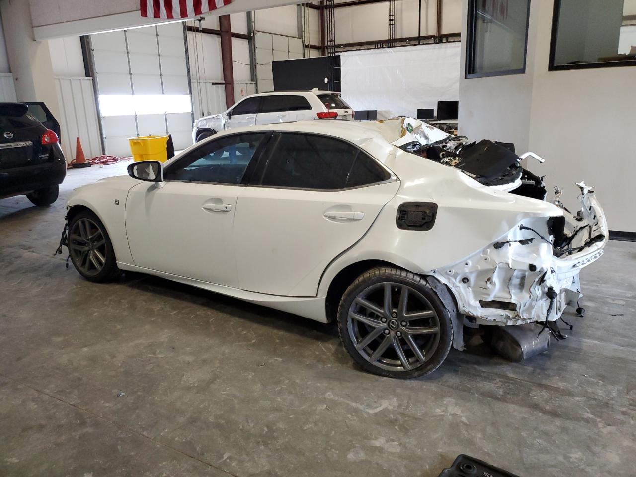 2015 Lexus IS - Image 2