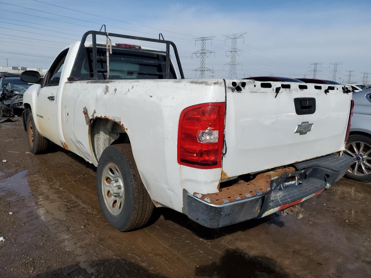 2007 Chevrolet Silverado - Image 2