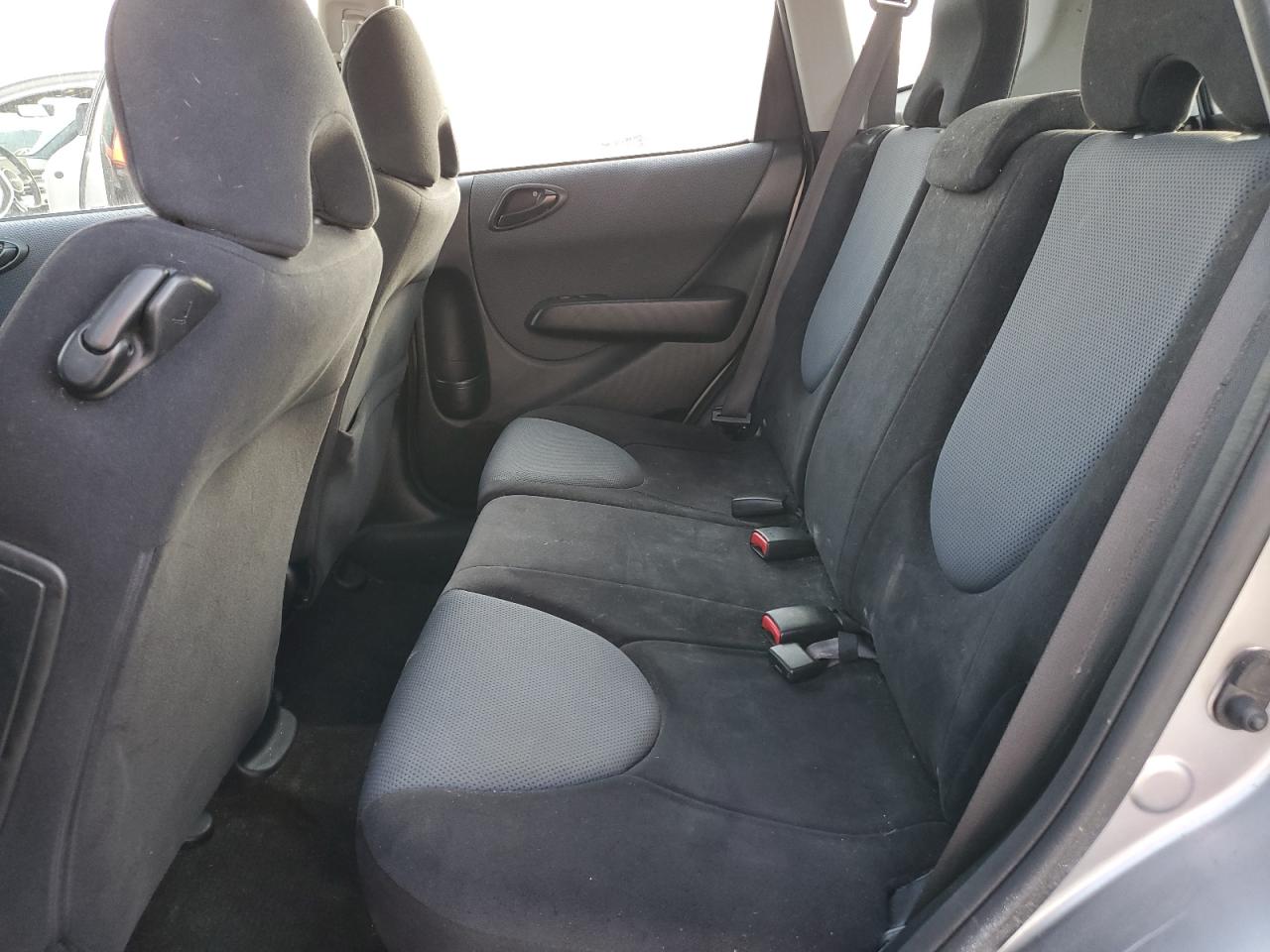2008 Honda Fit - Image 10