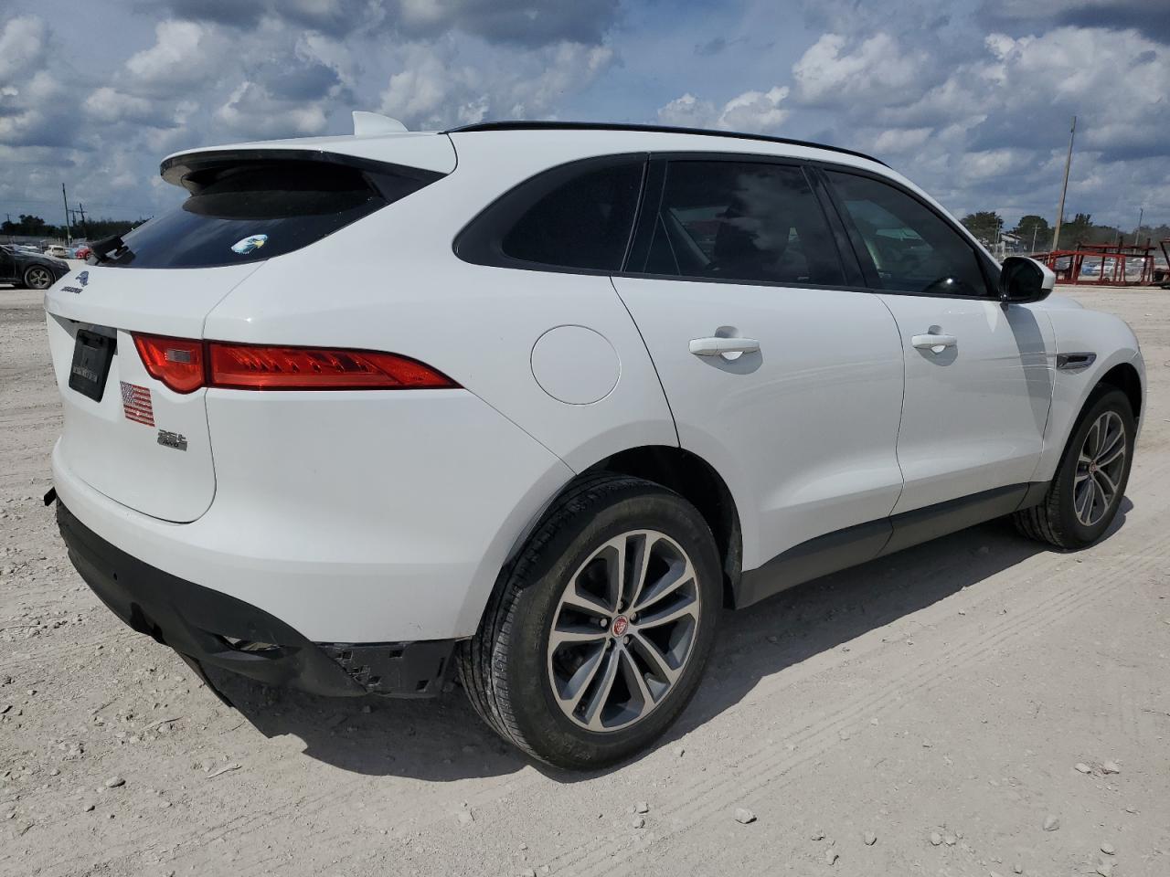 2018 Jaguar F-Pace - Image 3