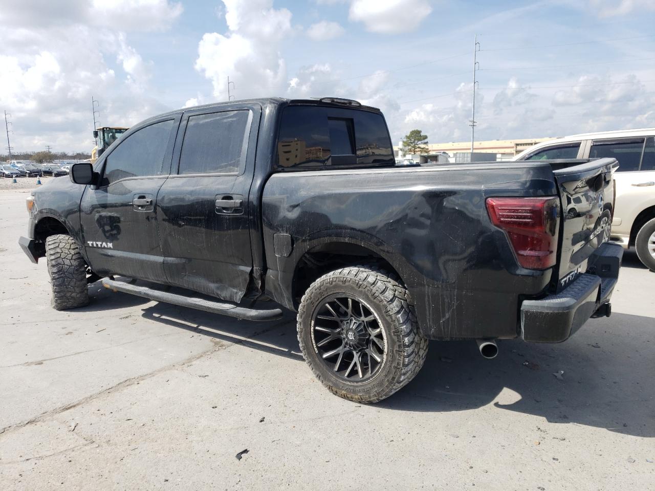 2017 Nissan Titan - Image 2