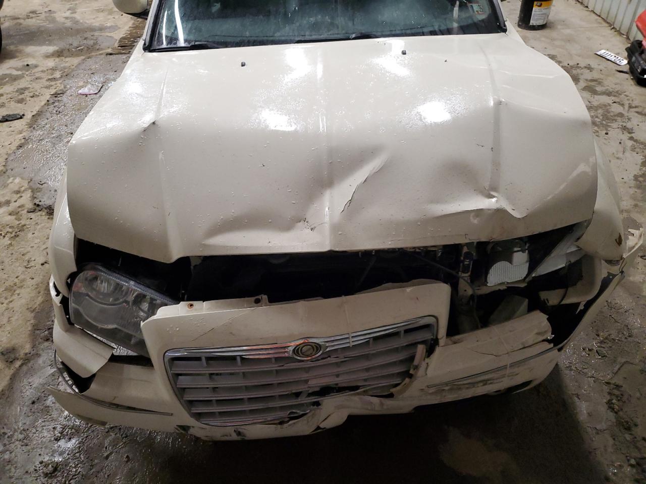 2006 Chrysler 300 - Image 11