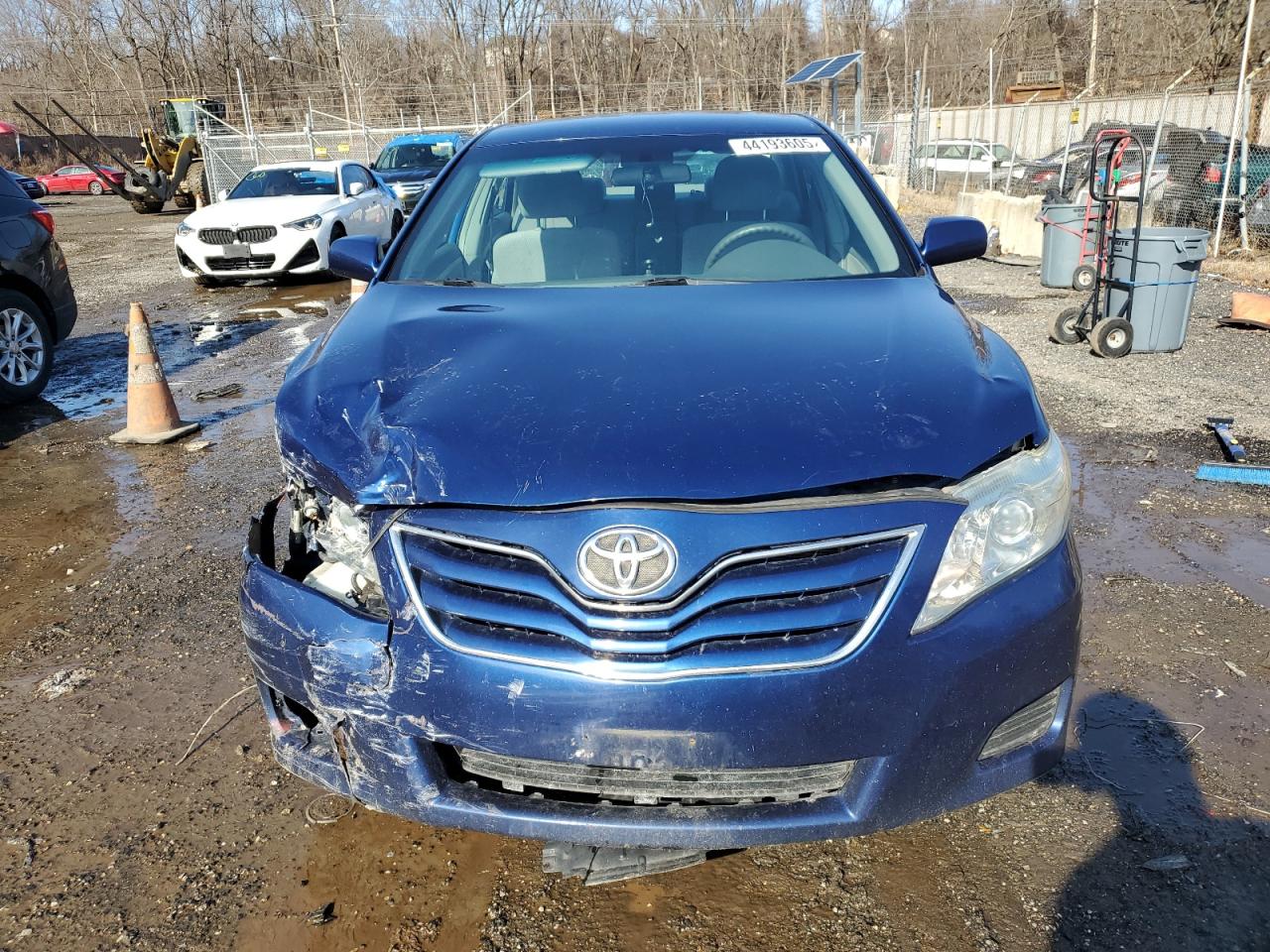 2011 Toyota Camry - Image 5