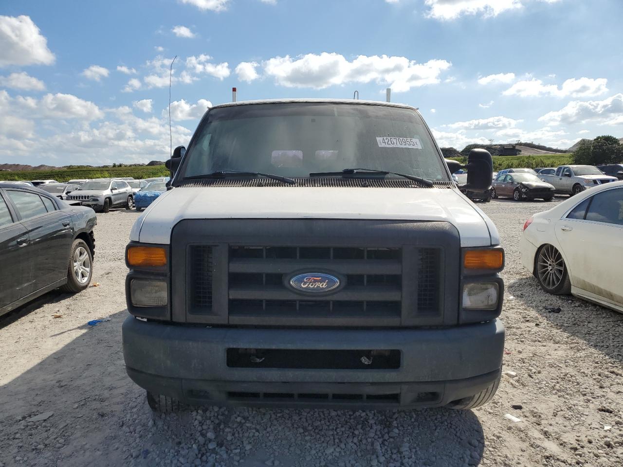 2009 Ford Econoline - Image 5