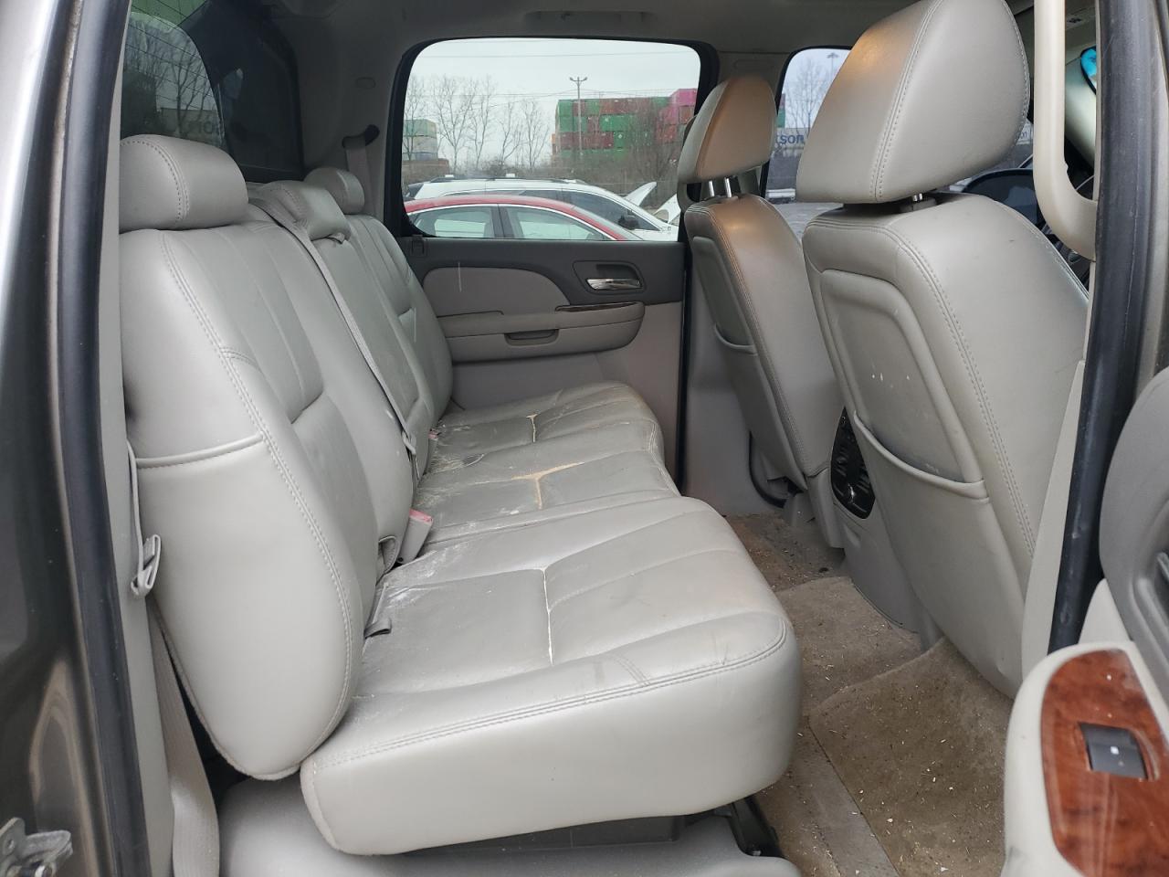 2007 Chevrolet Avalanche - Image 10