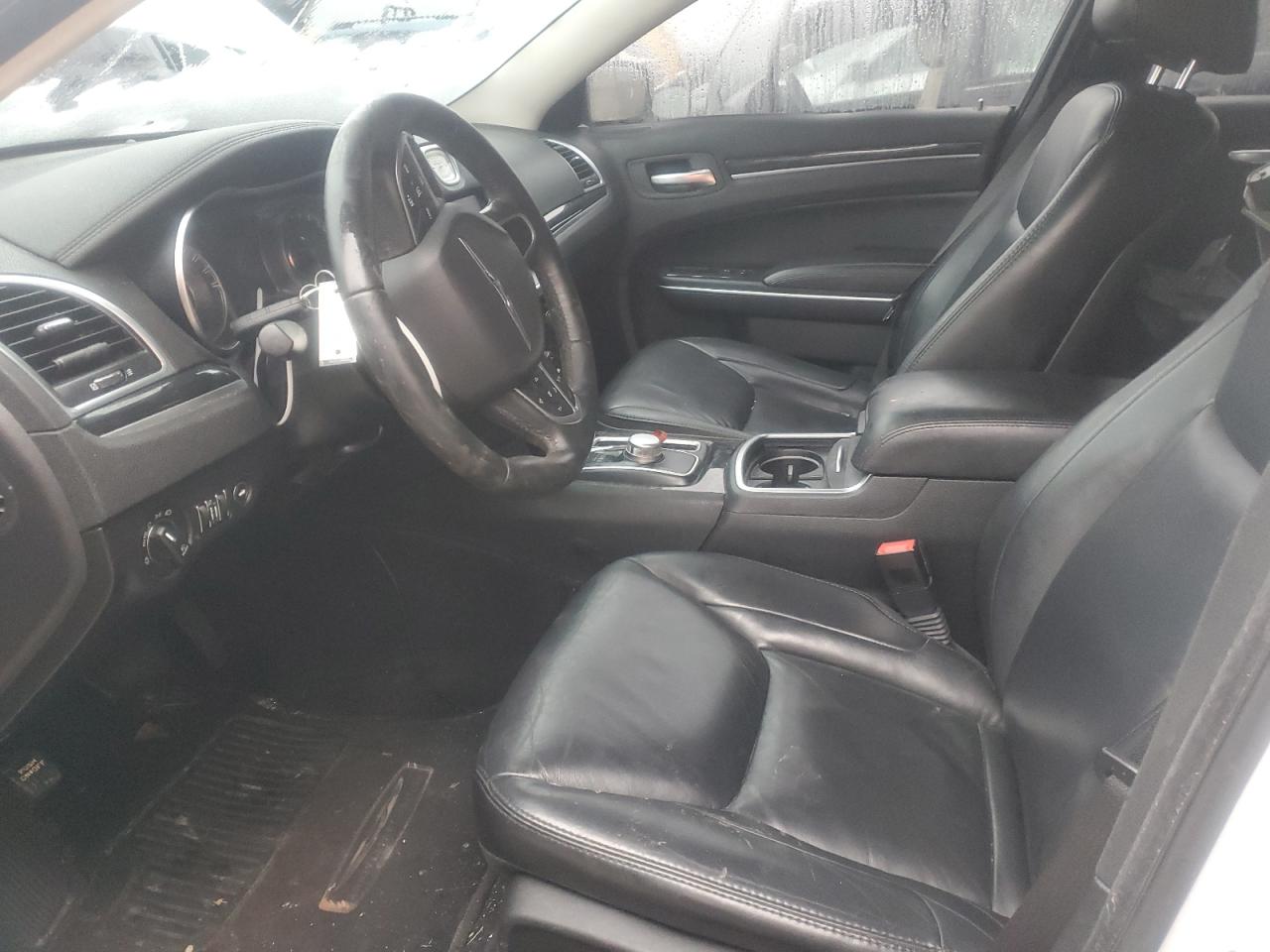 2016 Chrysler 300 - Image 7
